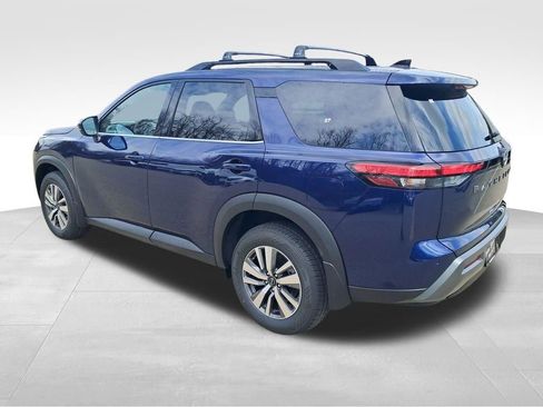 New 2026 Nissan Pathfinder SL w/ Lighting Package AWD/4WD image 3