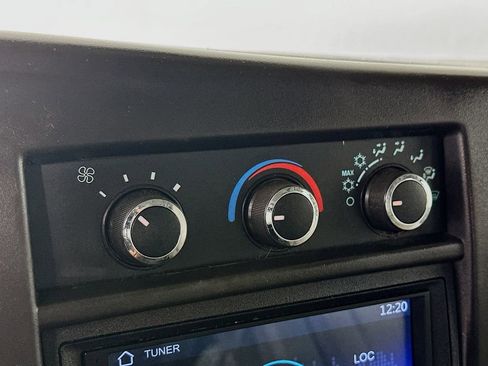 Used 2015 GMC Savana 2500 RWD image 13