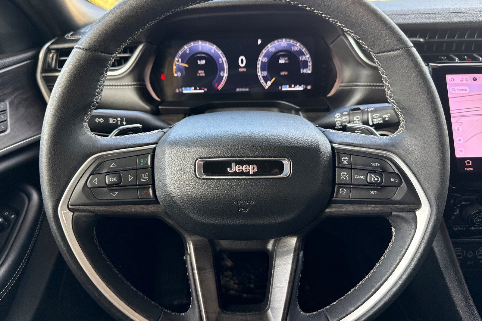 Used 2024 Jeep Grand Cherokee Limited RWD image 34