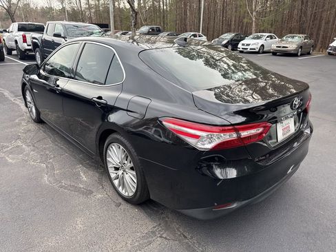 Used 2020 Toyota Camry XLE image 16