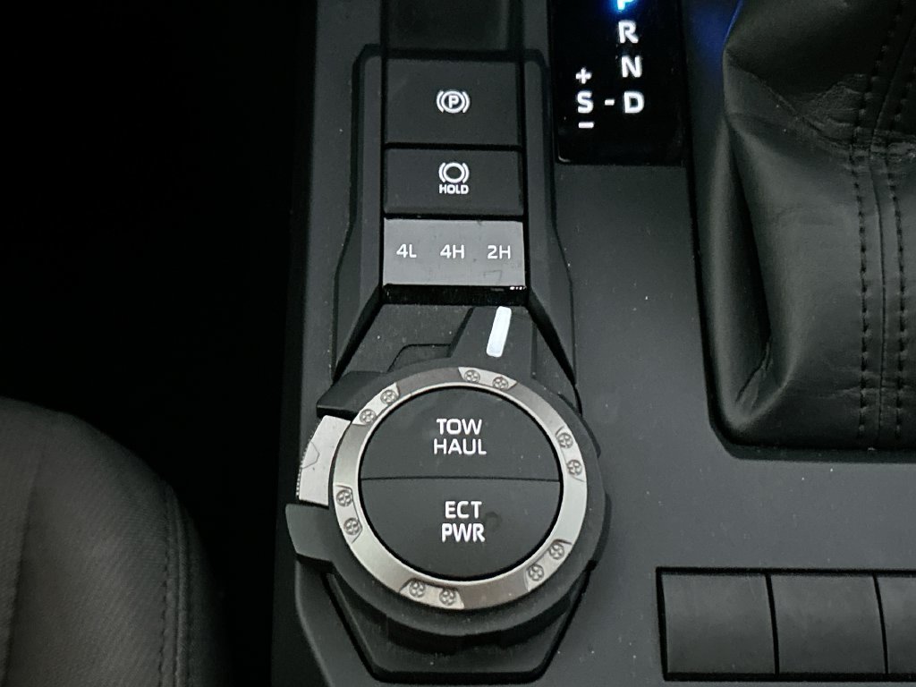 Used 2024 Toyota Tacoma SR5 AWD/4WD image 34