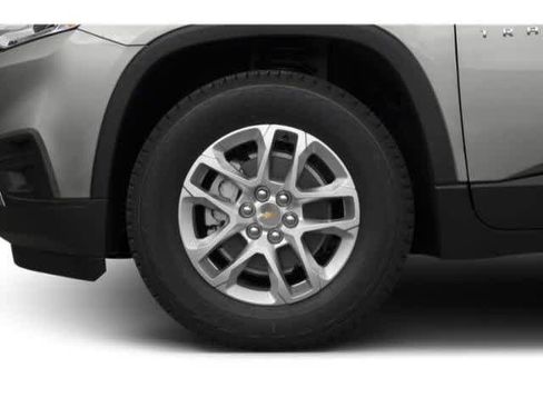 Used 2018 Chevrolet Traverse LS FWD image 14