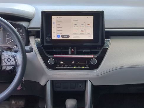Used 2024 Toyota Corolla Cross L FWD image 27