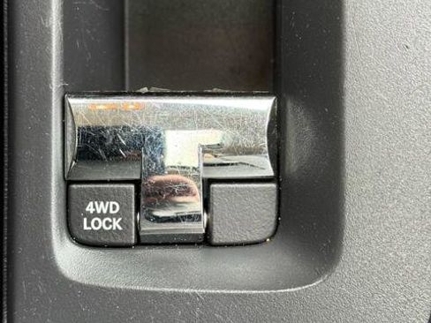 Used 2011 Jeep Patriot Latitude w/ Sun/Sound Group image 17