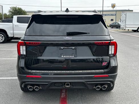 Used 2025 Ford Explorer ST AWD/4WD image 8