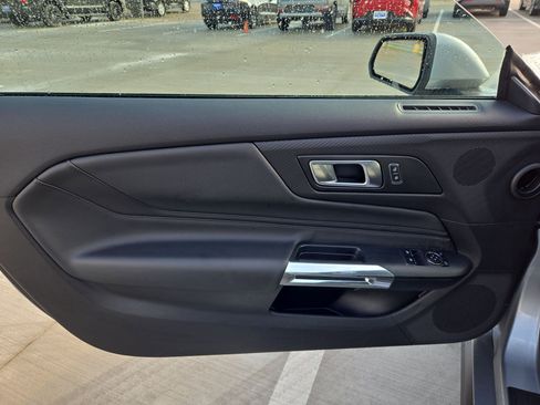 Used 2025 Ford Mustang Premium image 14