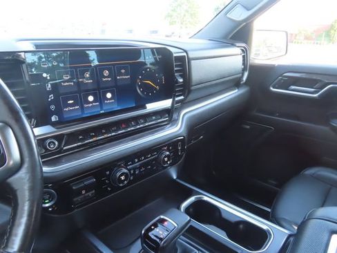 Used 2022 Chevrolet Silverado 1500 LTZ AWD/4WD image 35