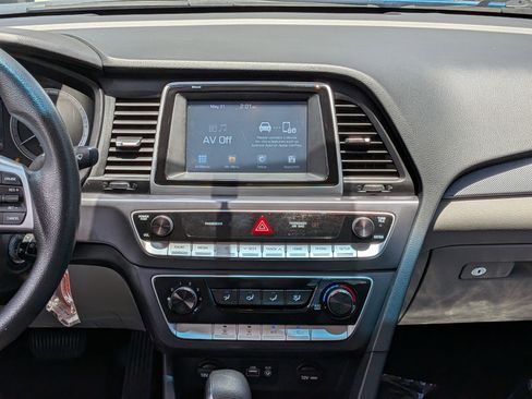 Used 2019 Hyundai Sonata SE FWD image 18