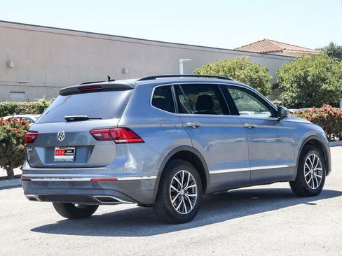 Used 2020 Volkswagen Tiguan SE w/ Panoramic Sunroof Package FWD image 9