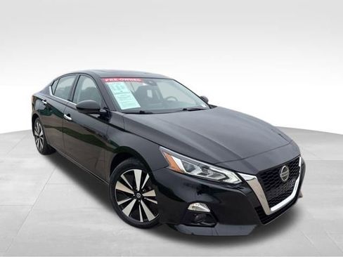 Used 2022 Nissan Altima 2.5 SL FWD image 2