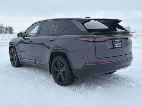 Used 2024 Jeep Wagoneer Launch Edition image 29