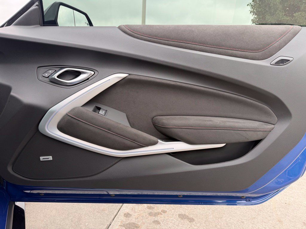 Used 2019 Chevrolet Camaro ZL1 RWD image 27