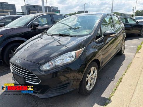 Used 2015 Ford Fiesta SE FWD image 1
