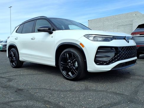 New 2026 Volkswagen Tiguan SE R-Line image 1