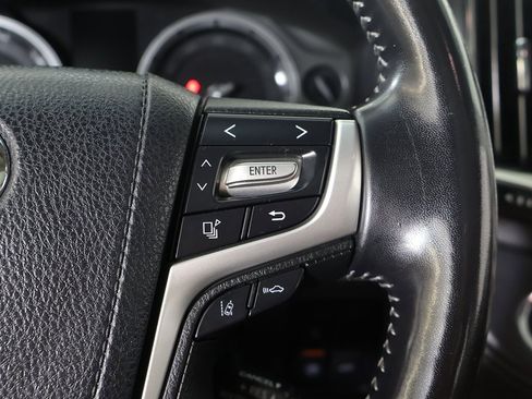 Used 2020 Toyota Land Cruiser image 52