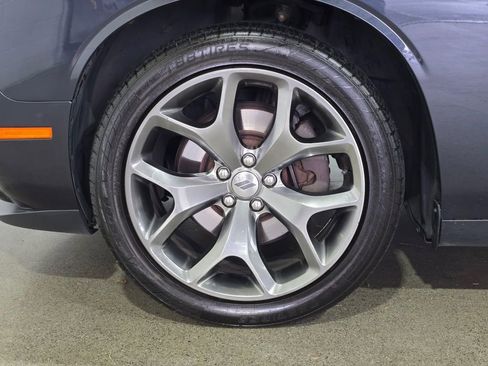 Used 2017 Dodge Challenger SXT Plus image 8