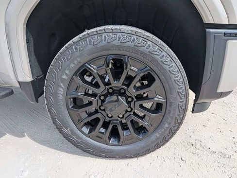 New 2026 GMC Sierra 2500 AT4 w/ AT4 Premium Plus Package AWD/4WD image 10