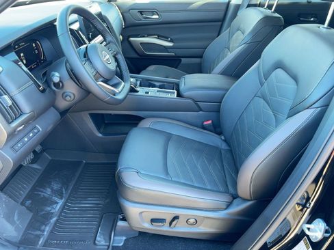 New 2025 Nissan Pathfinder Platinum w/ Cargo Package image 5