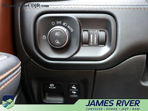 Used 2022 RAM 1500 Limited w/ Body Color Bumper Group AWD/4WD image 31
