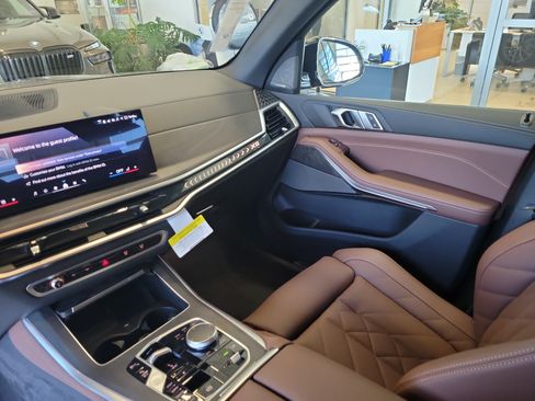 Used 2026 BMW X5 xDrive50e w/ M Sport Package image 18