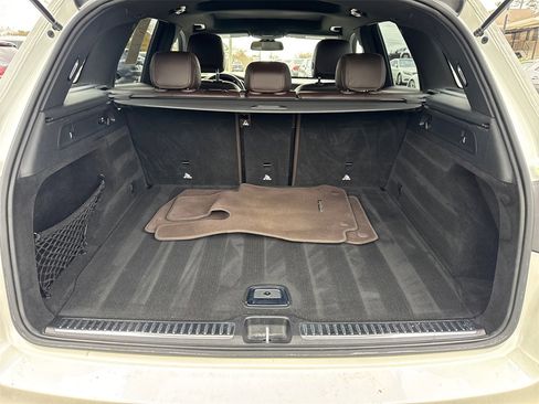 Used 2018 Mercedes-Benz GLC 300 w/ Premium Package image 18