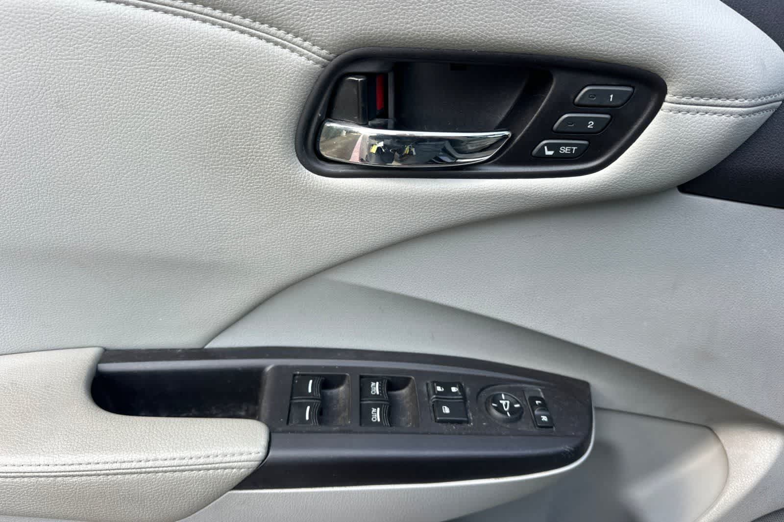 Used 2016 Acura RDX w/ Tech & AcuraWatch Plus Pack FWD image 15