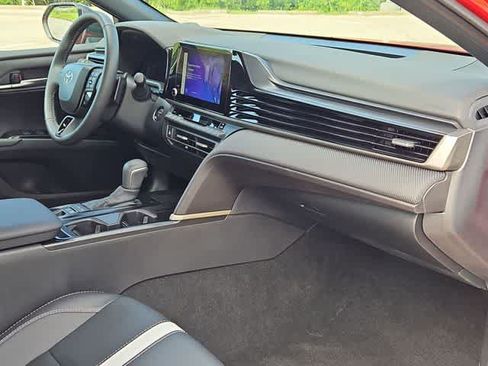 Used 2026 Toyota Camry Hybrid w/ Convenience Package FWD image 19