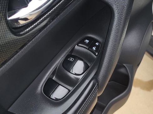 Used 2016 Nissan Rogue SL FWD image 18
