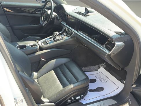 Used 2018 Porsche Panamera 4 AWD/4WD image 9