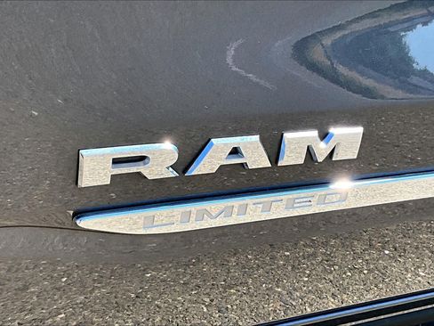 Used 2019 RAM 1500 Limited AWD/4WD image 9