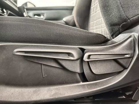 Used 2025 Honda HR-V Sport image 14