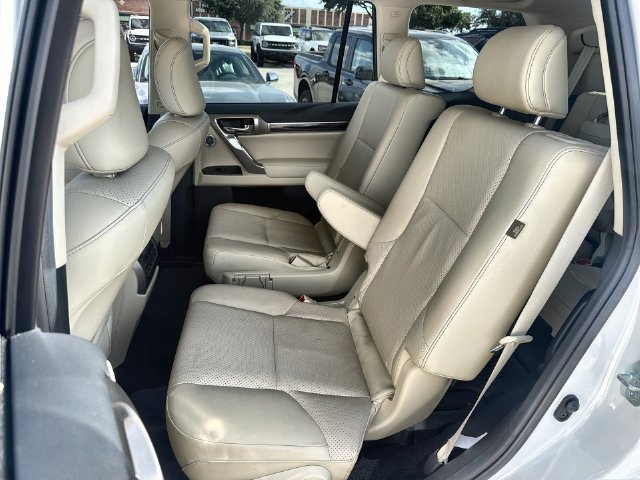 Used 2023 Lexus GX 460 Luxury w/ Sport Design Package AWD/4WD image 23