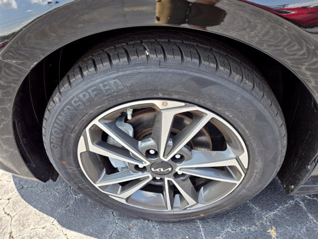 Used 2024 Kia Forte LXS w/ LXS Technology Package FWD image 23