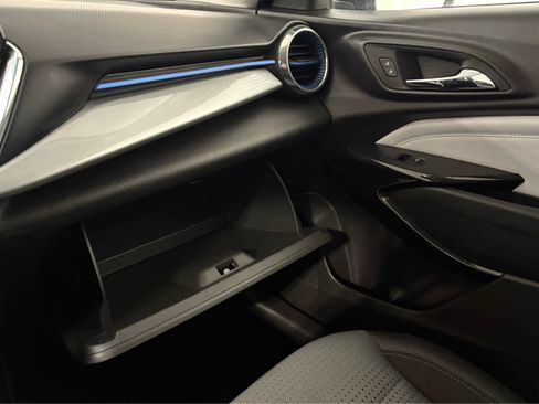 Certified 2025 Chevrolet Trax LT w/ LT Convenience Package image 24