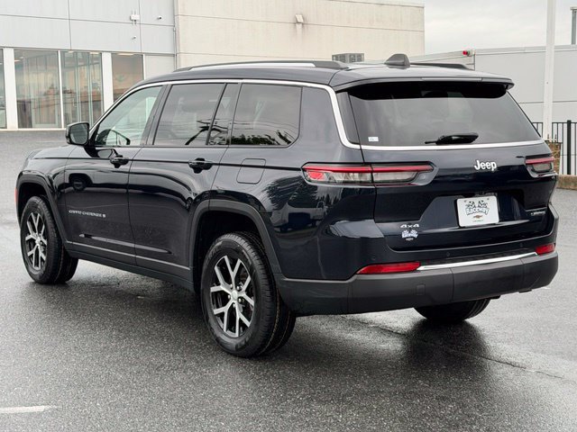 Used 2023 Jeep Grand Cherokee L Limited AWD/4WD image 12
