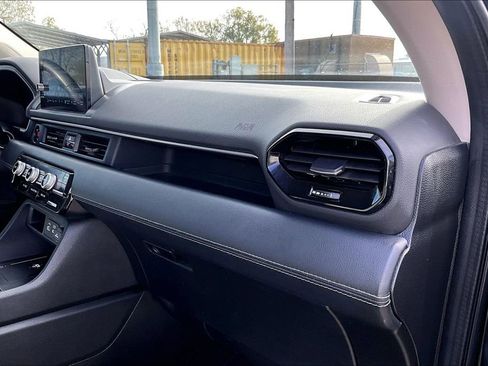 Used 2023 Honda Pilot Touring image 21