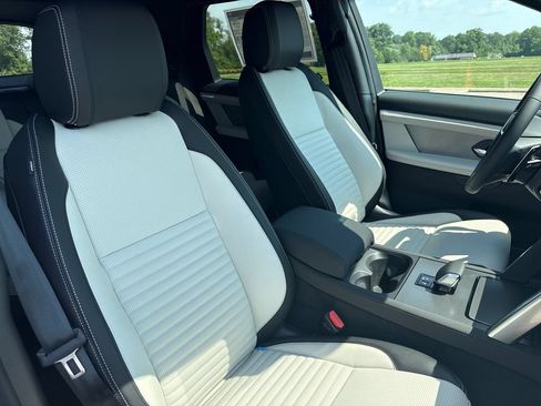 New 2026 Land Rover Discovery Sport Landmark AWD/4WD image 16