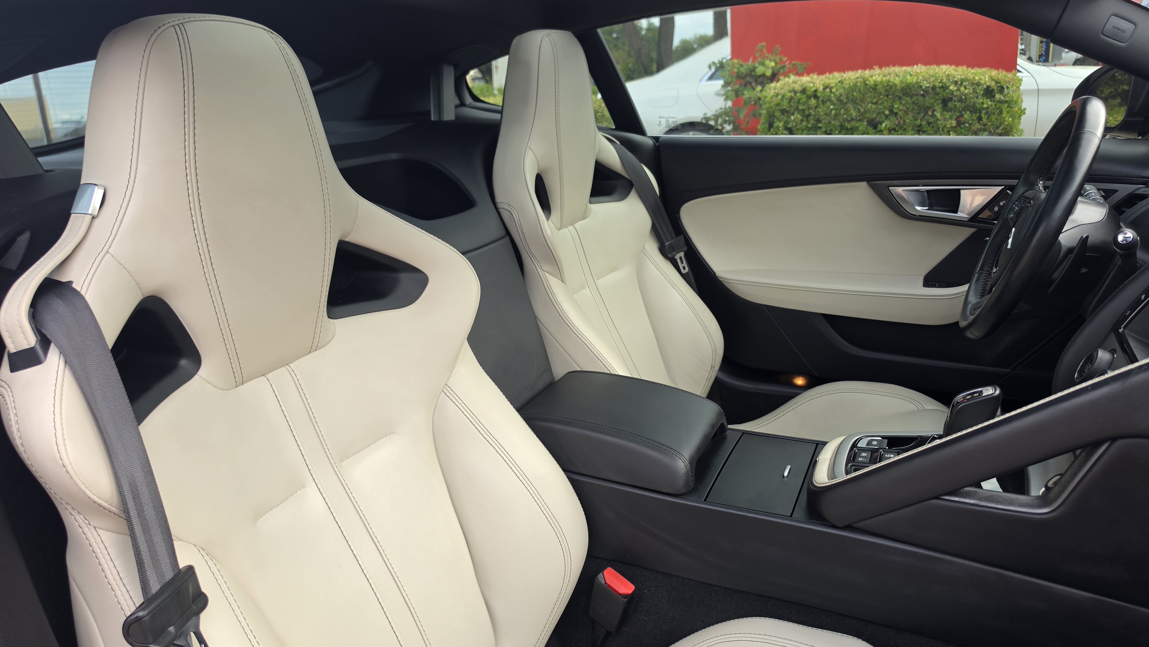 Used 2016 Jaguar F-TYPE Coupe RWD image 28