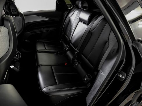 Used 2024 Cadillac Lyriq Tech image 39