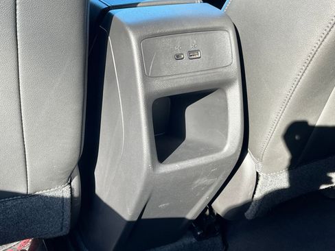 Used 2025 Buick Envista Sport Touring image 23