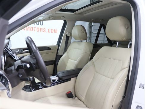 Used 2019 Mercedes-Benz GLE 400 4MATIC image 13