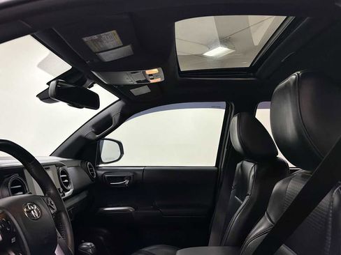 Certified 2018 Toyota Tacoma TRD Sport AWD/4WD image 24