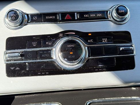 Used 2023 Lincoln Aviator Standard image 17