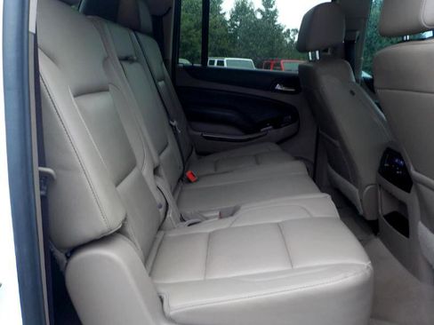 Used 2019 Chevrolet Suburban LT image 30