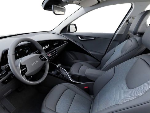 New 2026 Kia Niro EX image 17