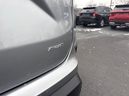 Used 2024 Ford Edge SEL w/ Convenience Package image 11