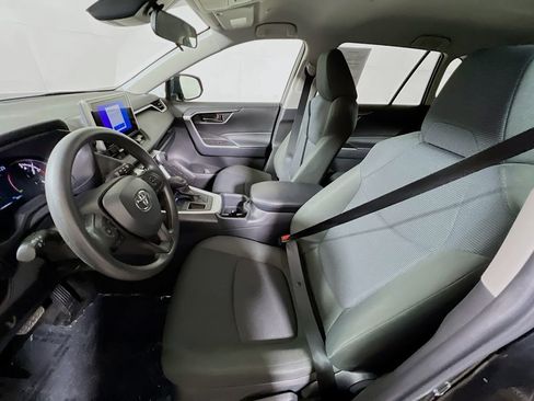 Certified 2025 Toyota RAV4 LE FWD image 19