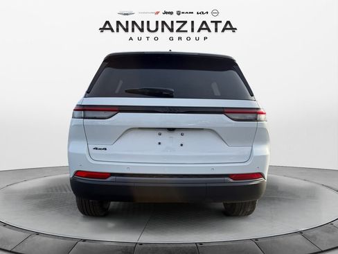 New 2026 Jeep Grand Cherokee Altitude image 4