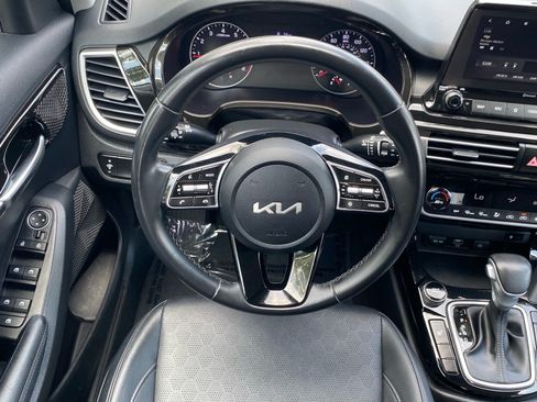 Used 2022 Kia Seltos EX AWD/4WD image 6