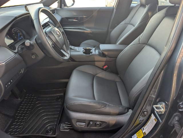 Used 2024 Toyota Venza XLE AWD/4WD image 8